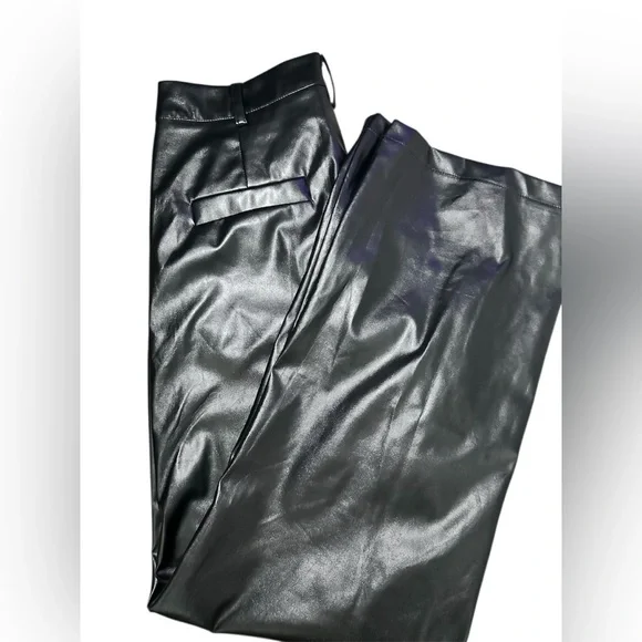 Commense Black Wide Leg Jumpsuit with Modern Silhouette - Picture 3 of 11